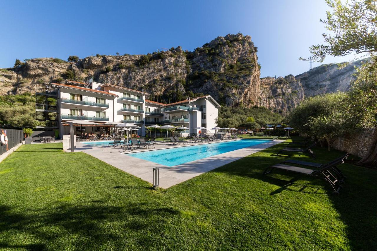 Aktivhotel Santalucia Torbole Sul Garda Ngoại thất bức ảnh