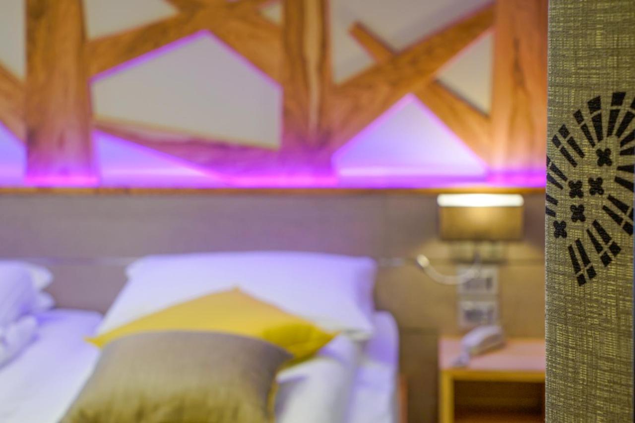 Aktivhotel Santalucia Torbole Sul Garda Ngoại thất bức ảnh