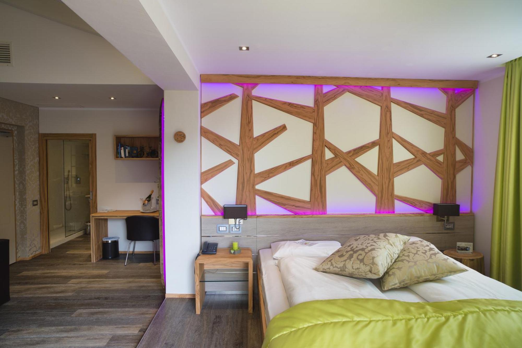 Aktivhotel Santalucia Torbole Sul Garda Phòng bức ảnh