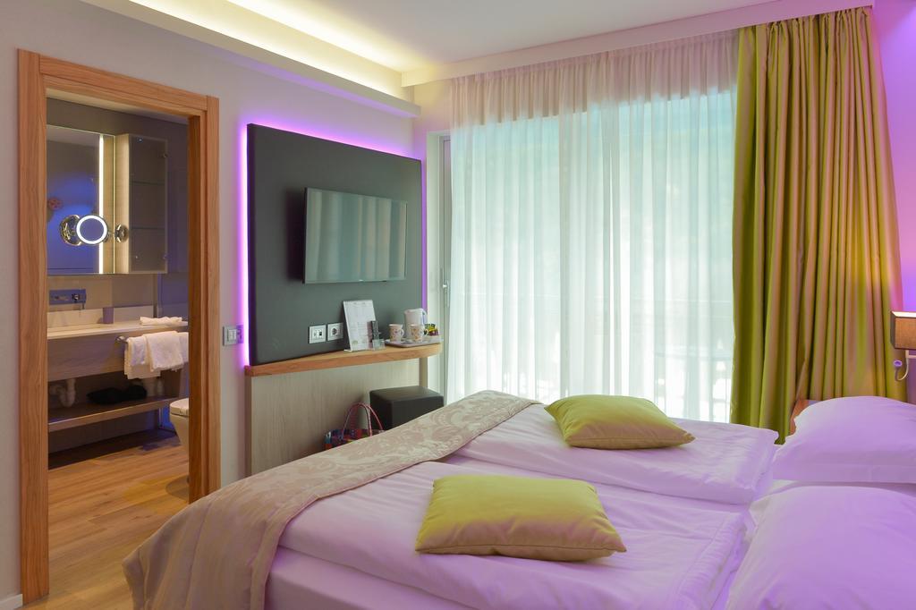 Aktivhotel Santalucia Torbole Sul Garda Ngoại thất bức ảnh