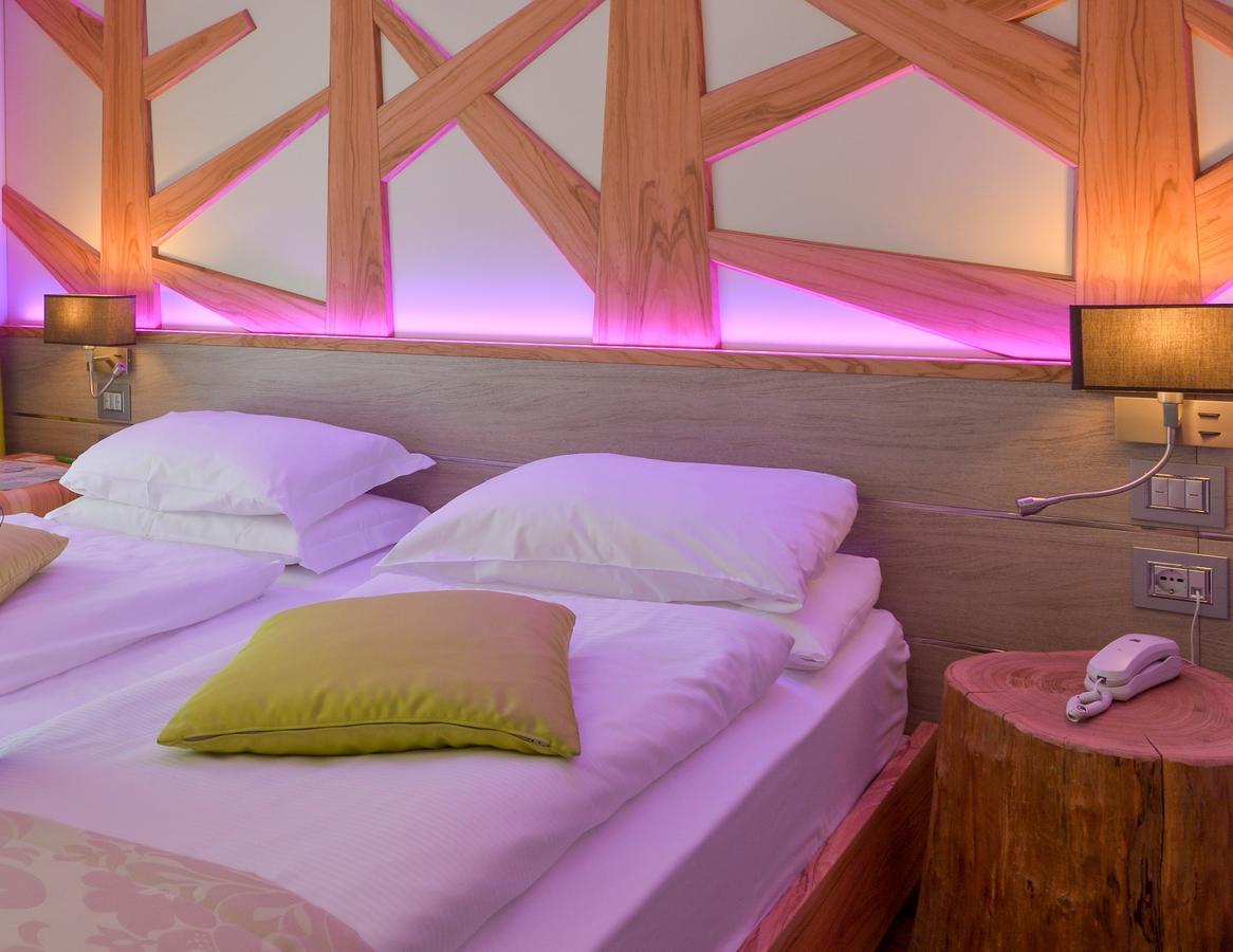 Aktivhotel Santalucia Torbole Sul Garda Ngoại thất bức ảnh