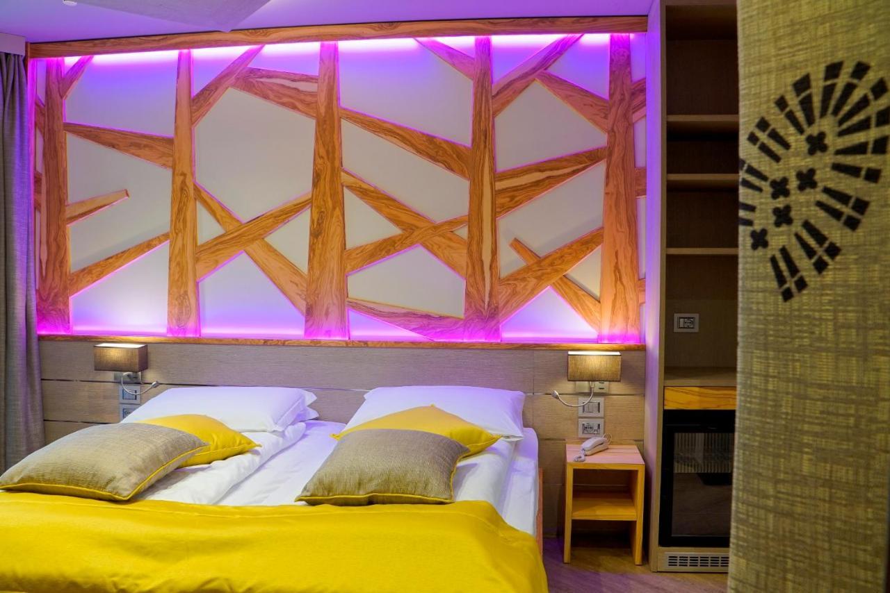 Aktivhotel Santalucia Torbole Sul Garda Ngoại thất bức ảnh