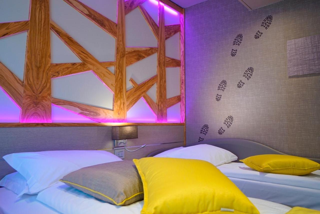 Aktivhotel Santalucia Torbole Sul Garda Ngoại thất bức ảnh