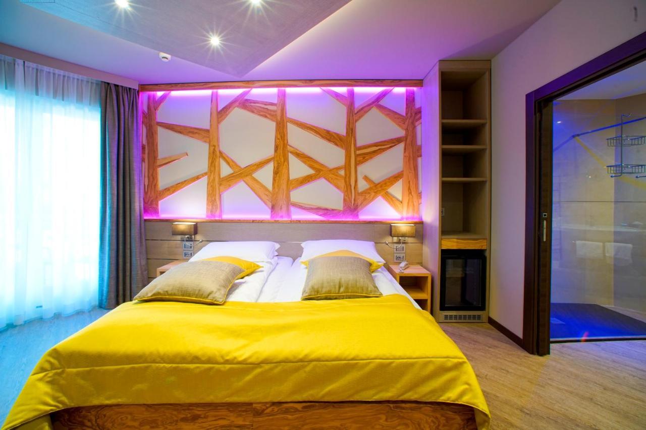 Aktivhotel Santalucia Torbole Sul Garda Ngoại thất bức ảnh